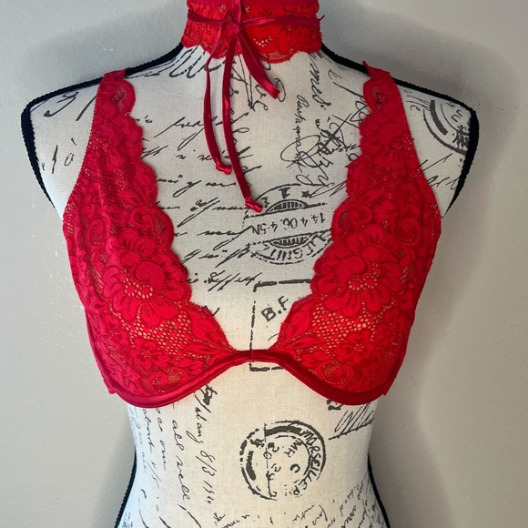 Free People -We are HAH 2 Timer Bra in Siren Red Lace/Underwire - Picture 1 of 7